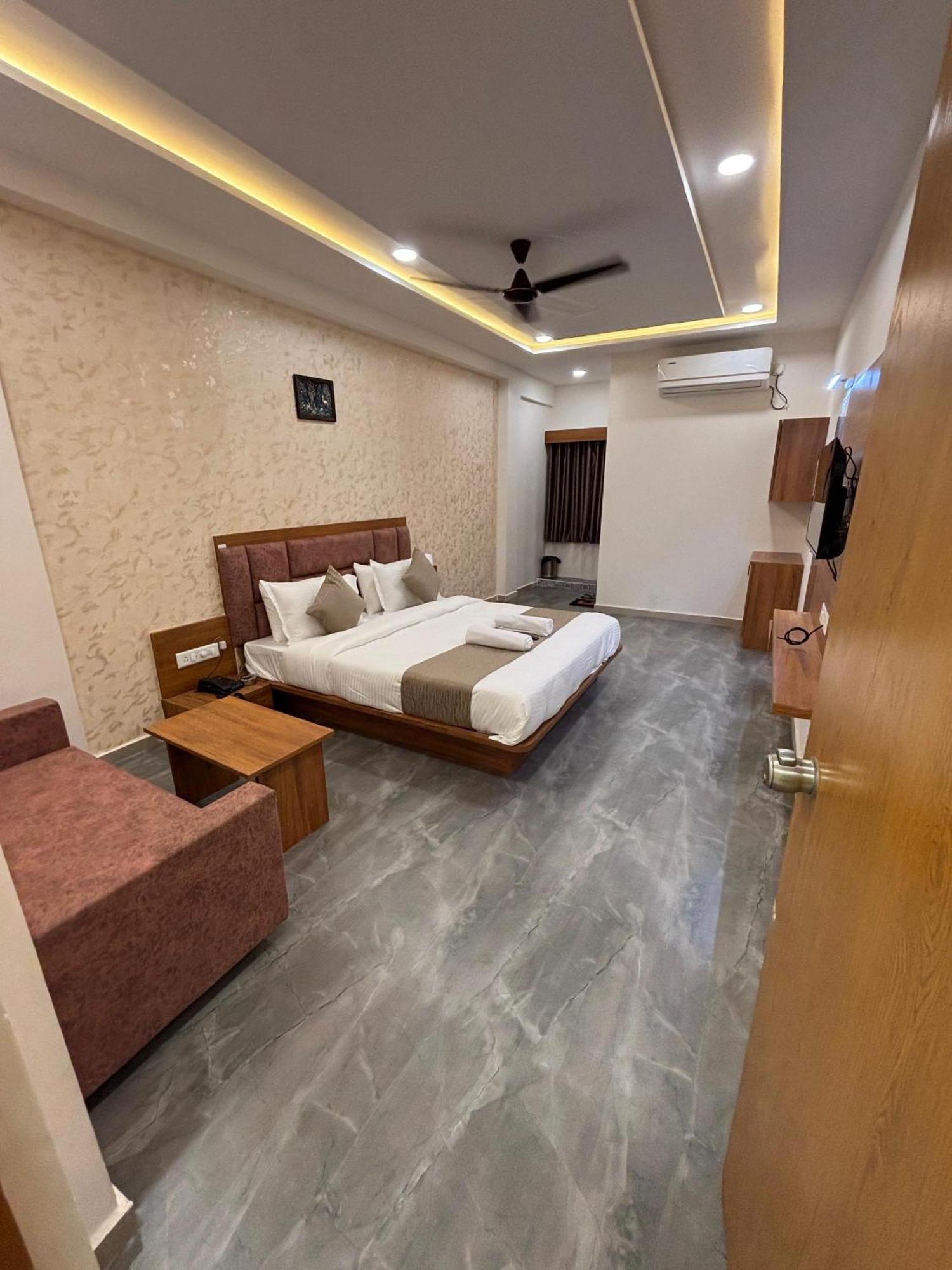 Hotel Mountain Bharuch المظهر الخارجي الصورة