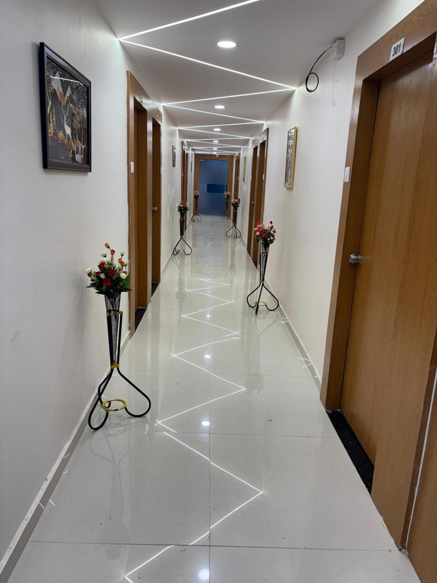Hotel Mountain Bharuch المظهر الخارجي الصورة