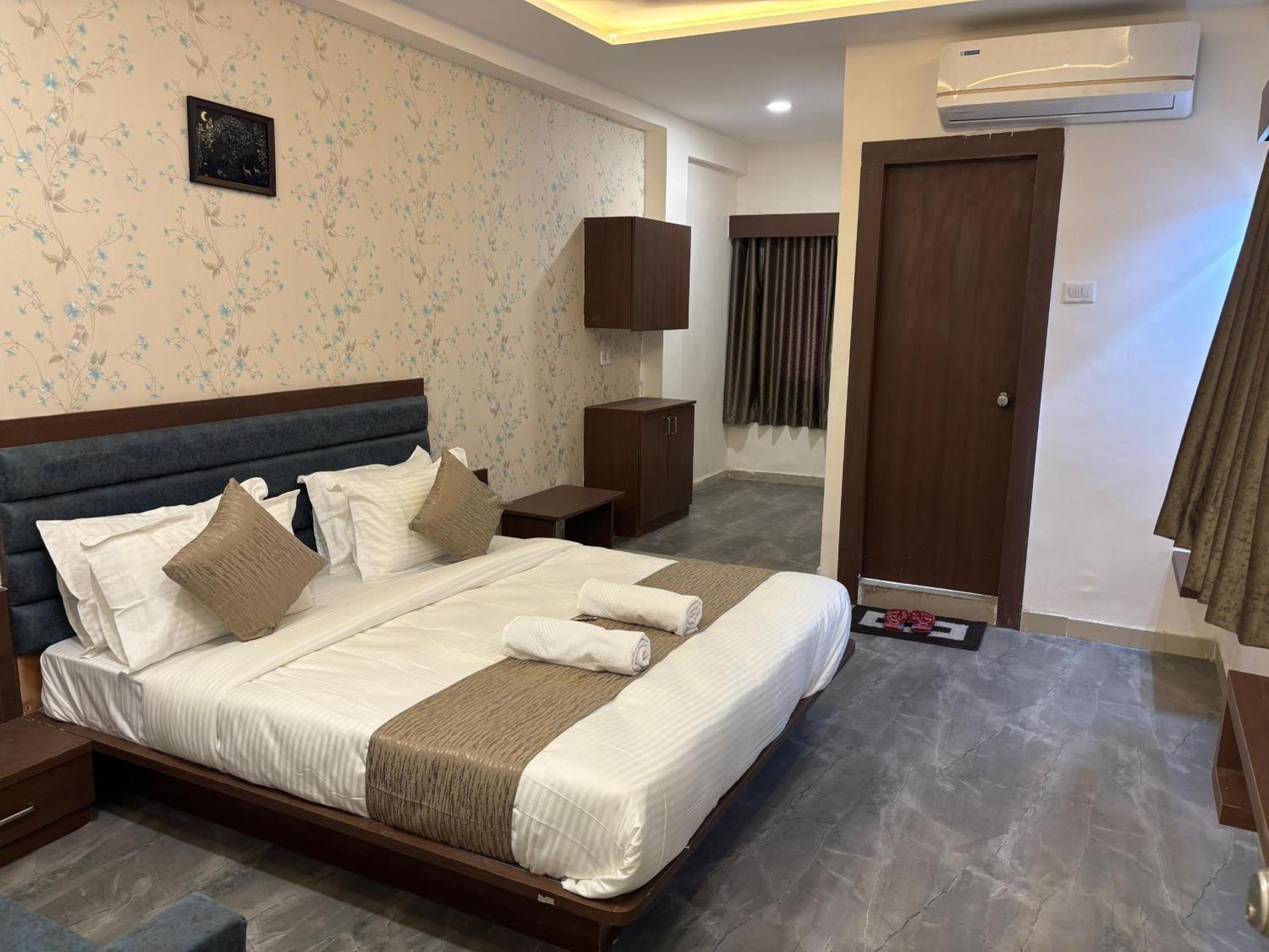 Hotel Mountain Bharuch المظهر الخارجي الصورة