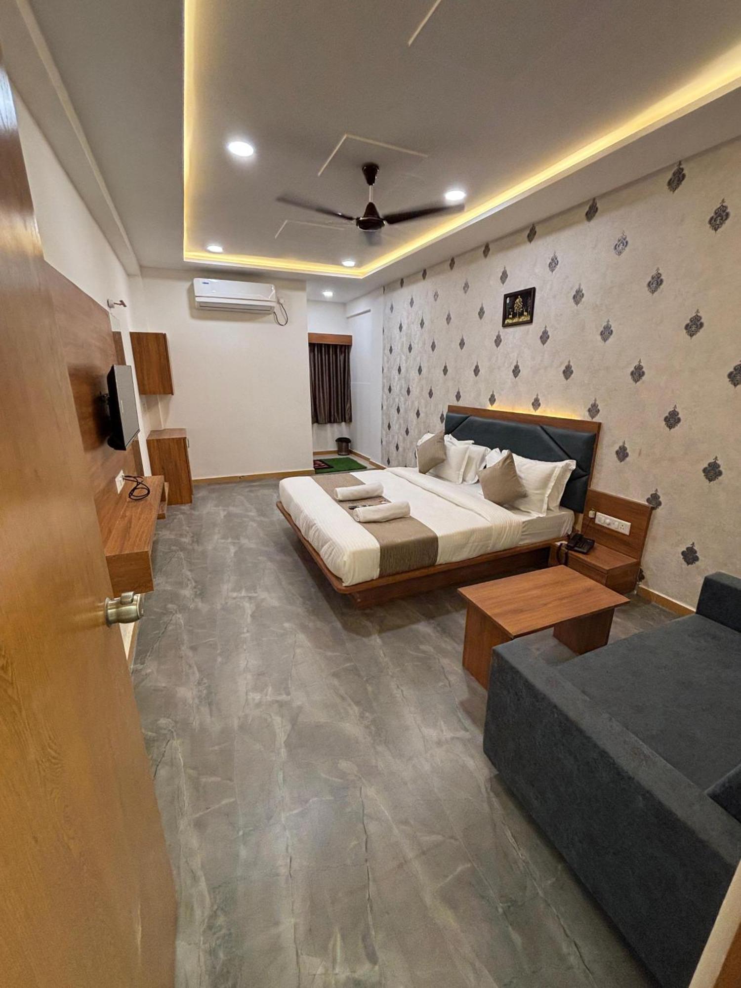 Hotel Mountain Bharuch المظهر الخارجي الصورة
