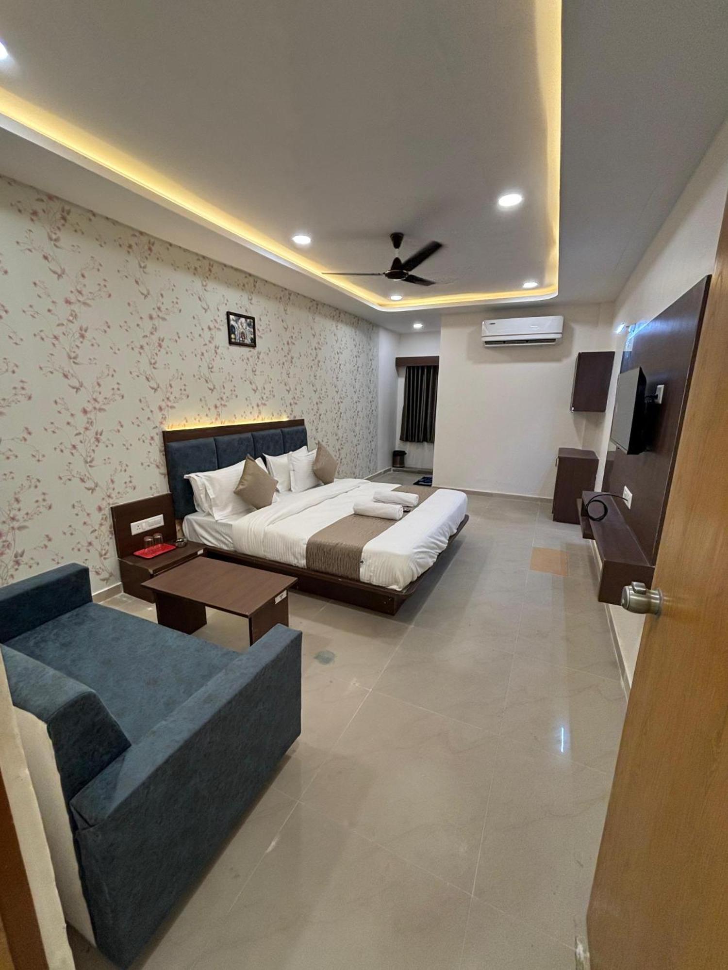 Hotel Mountain Bharuch المظهر الخارجي الصورة